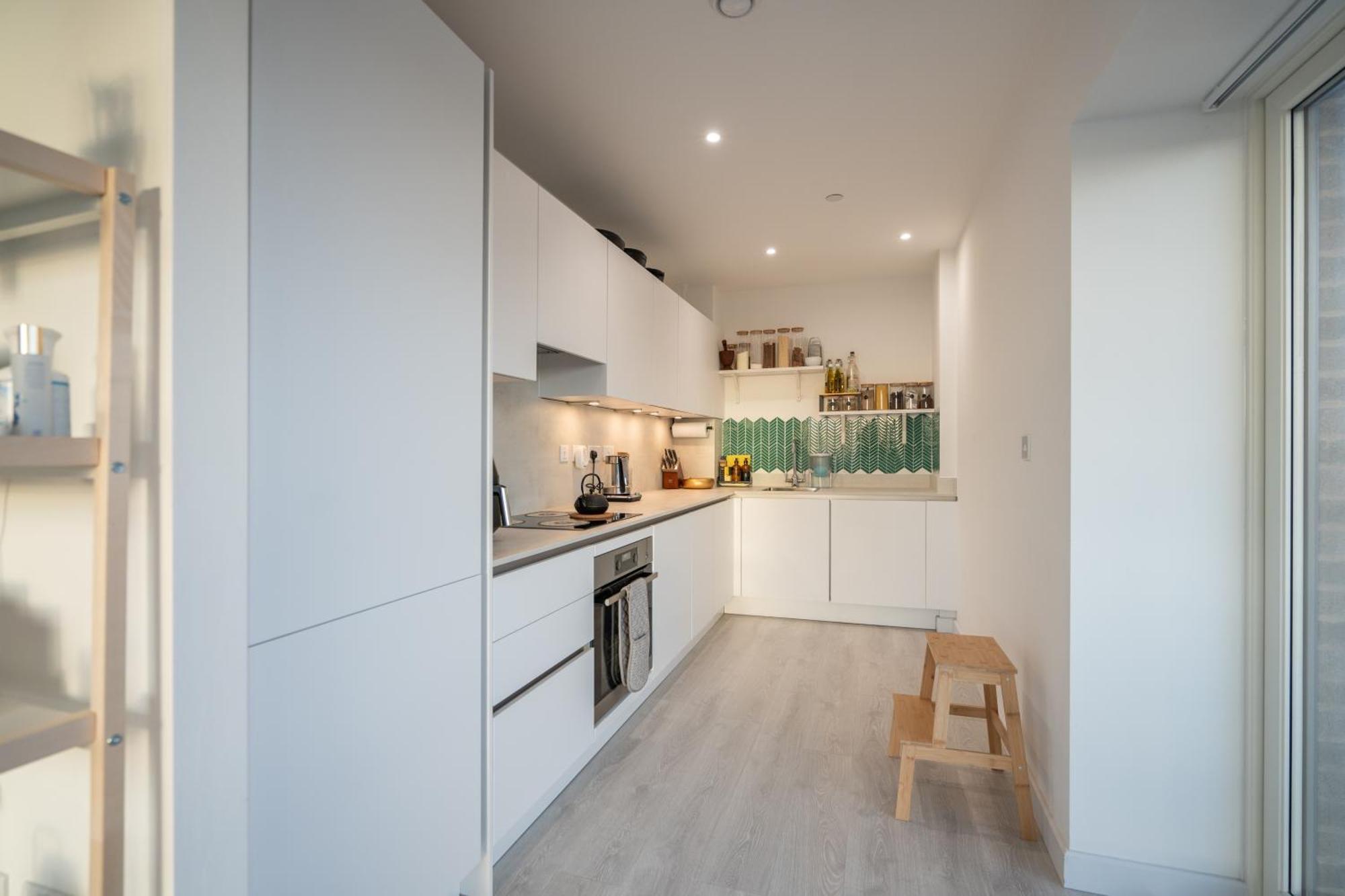 Sunset Retreat: Steps From Heathrow/Twickenham Apartment Hounslow Exterior photo